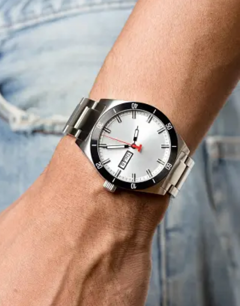 Analog men's watch